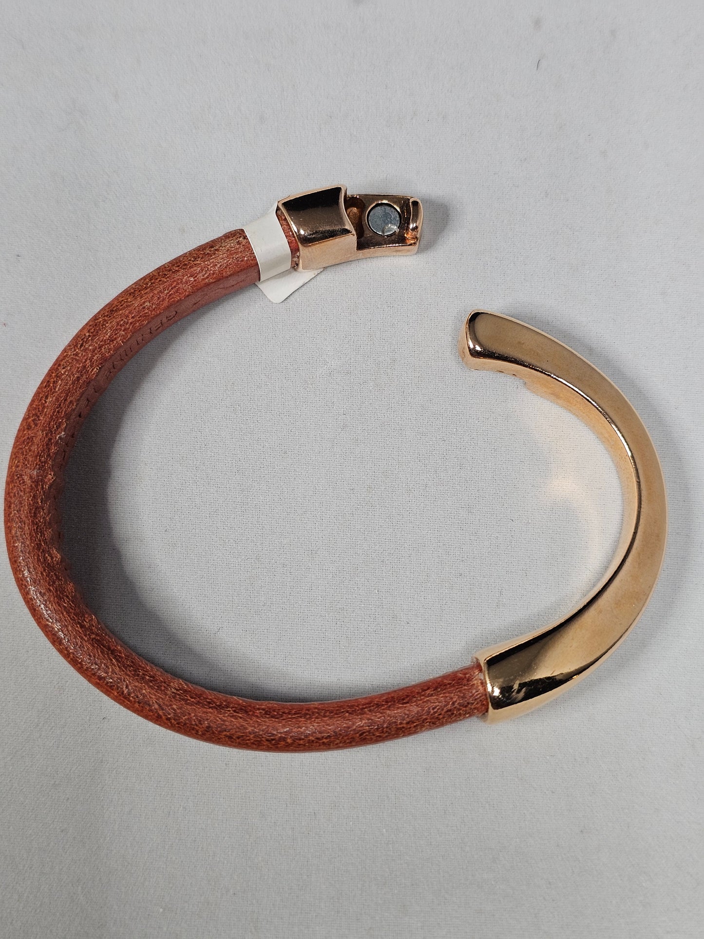 Dynamic Duo Leather & Metal Collection - Sienna Oval Leather Magnetic Clasp Bracelet