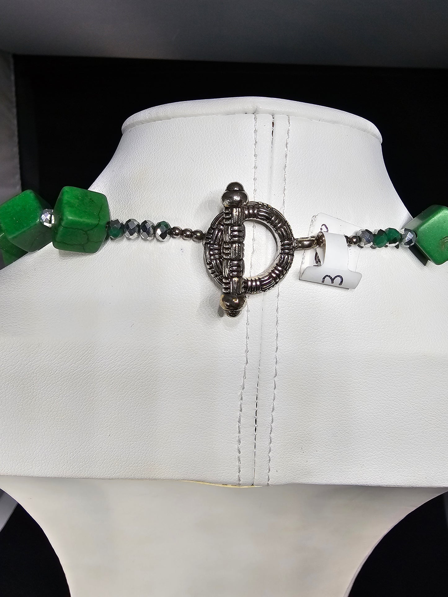 Jayda Green Necklace Set Silver with Hammered Triple Circle Pendant