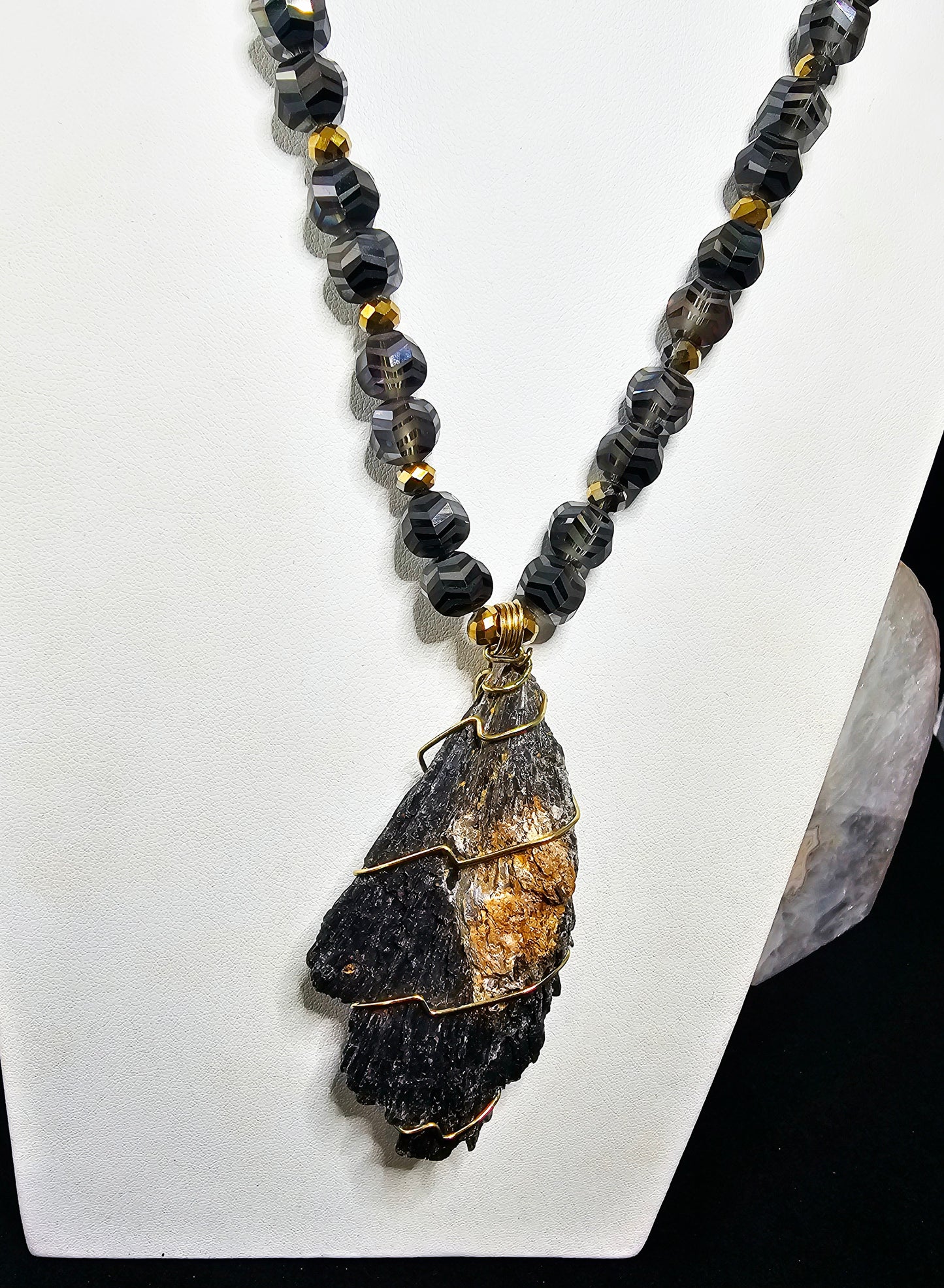 Raw Beauty Necklace